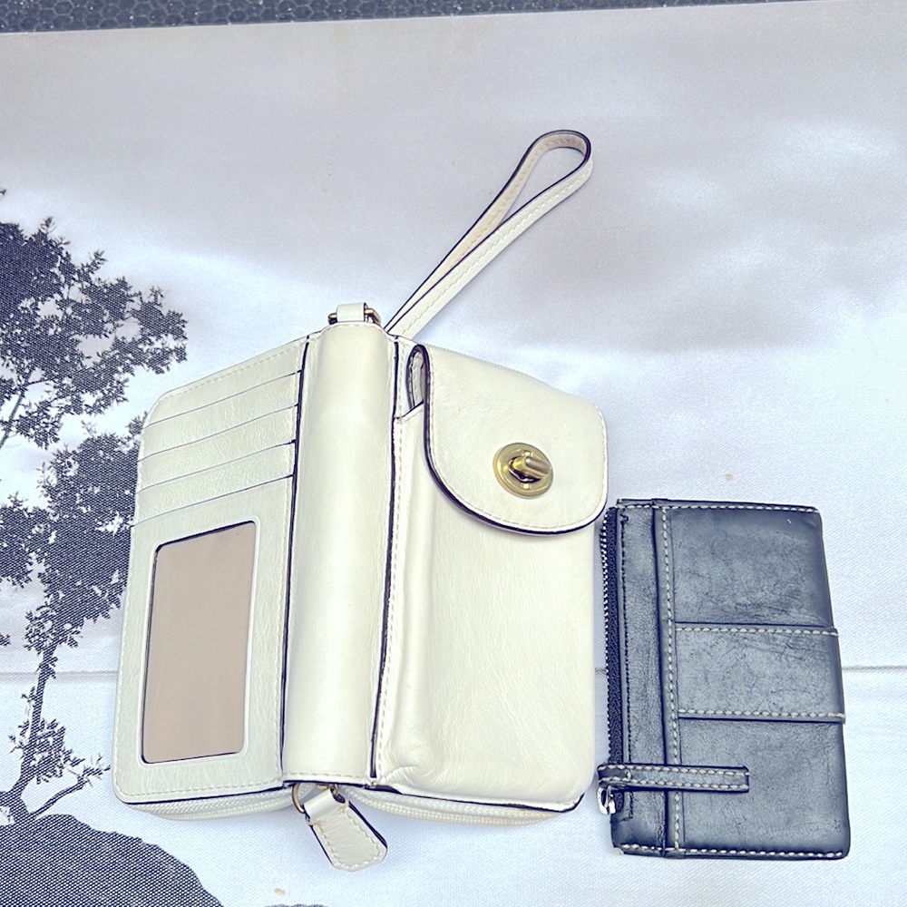 2 Coach purse and 🪙 wallet with video